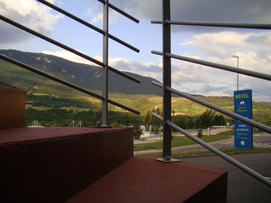 Hotel Pierre Blanche Chatillon-en-Michaille Ruang foto