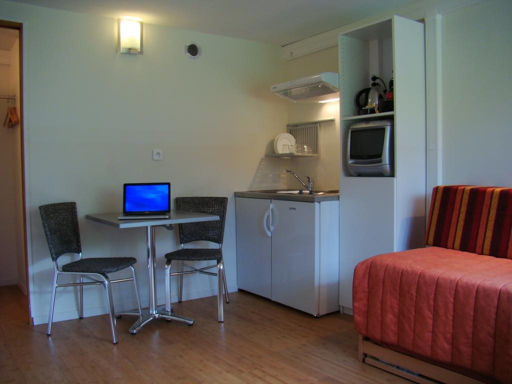 Hotel Pierre Blanche Chatillon-en-Michaille Bagian luar foto